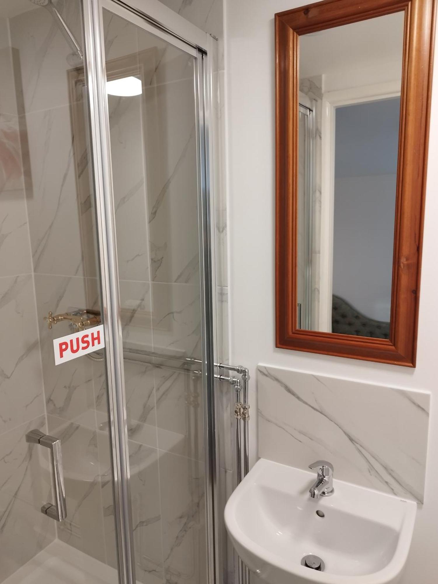 Two Birds Weekly Stay Malmesbury Ngoại thất bức ảnh