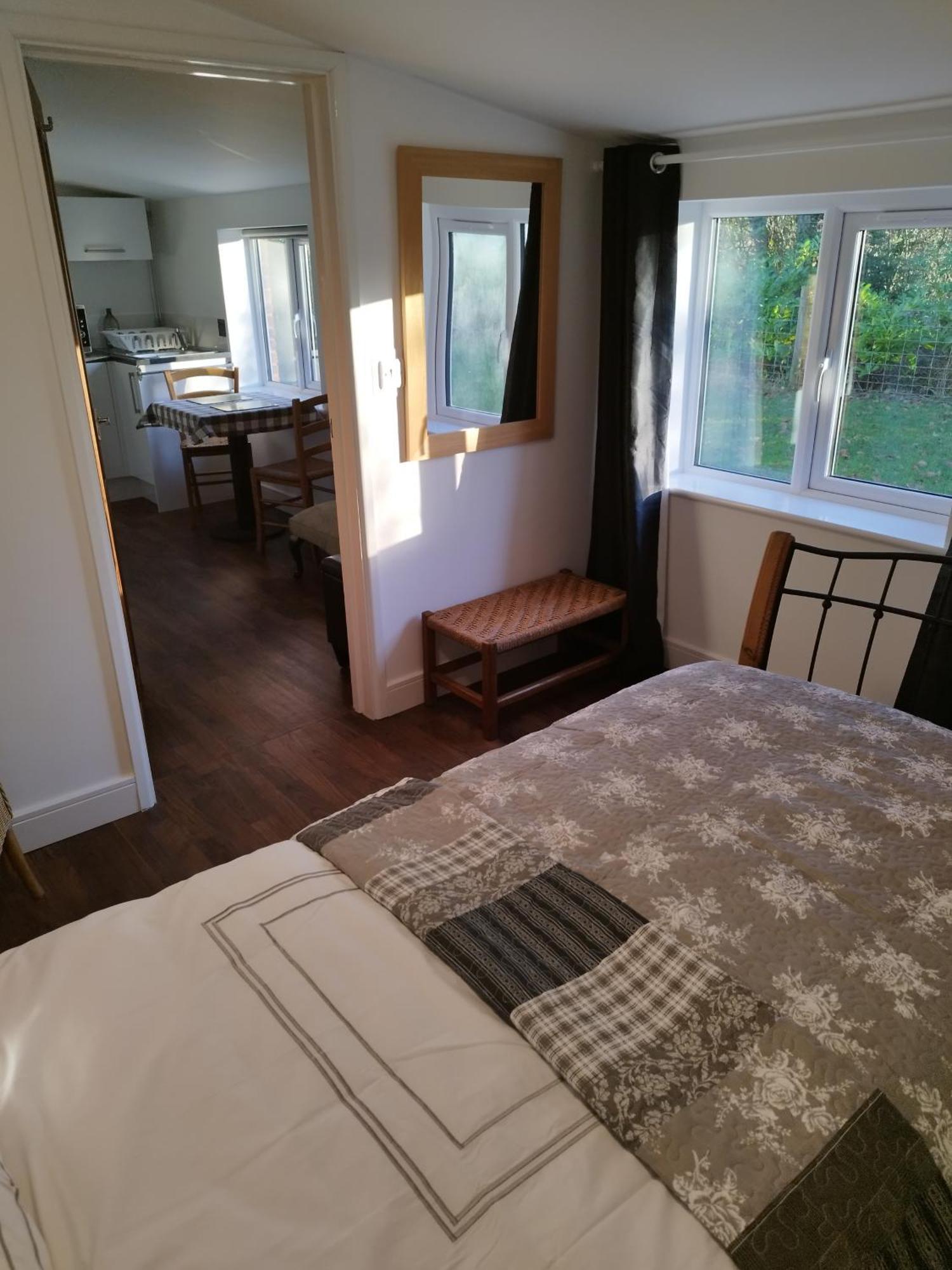 Two Birds Weekly Stay Malmesbury Ngoại thất bức ảnh